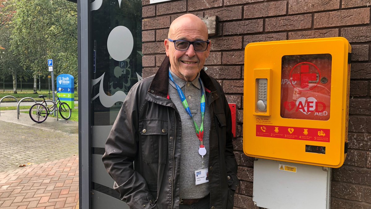 Ready to save lives... We're installing 14 new defibrillators 💓at parks, leisure centres, sports pavilions & playing fields across the borough. Find out more here: bit.ly/3CbvQko