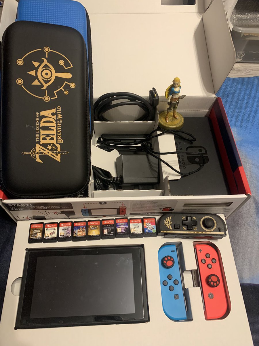 Leo_Ra_'s tweet photo. Подумываю о продаже комплекта Nintendo switch. 10 игр, 9 из них на картриджах и одна была по коду. Доп джойстик, два чехла и Amiibo для Зельды. Могу ещё откопать накладки на джей коны и бампер на монитор. За всё вместе хочу наверно, где-то 30к. Отдам только комплект. https://t.co/0RoEczEfhn