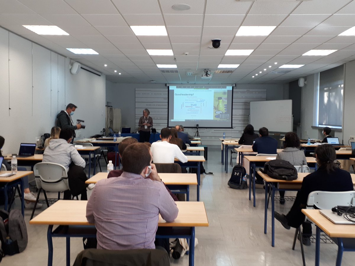 informatics_eu's tweet photo. LIVE: Early Career Researchers Workshop with @geri_fitz presenting how to lead in #research! Presentation slides/videos of #ECSS_2021 will be available on our website later after the summit: https://t.co/itNFCYhZsb #StayTuned https://t.co/zGg4HinVVg