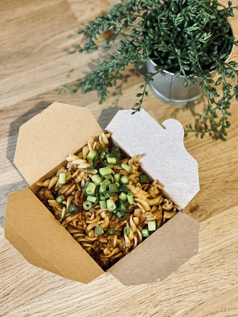 Our duck &amp; hoisin won’t be here much longer… make sure to try it before it’s gone. 

Did you know, you can have our pasta of the month with our vegan shredded duck instead? 🌱 

Order online 
👇👇👇
lilospasta.com