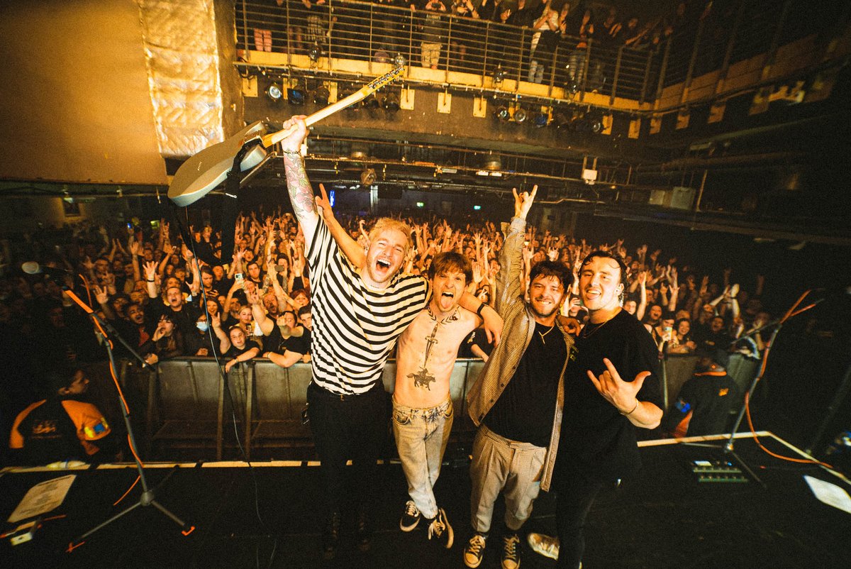 Lost for words London. Best day of our lives. Thank you all so so much 🧡 The final show of this tour is tonight in Birmingham. Let's end with a bang! 📷 @johngyllhamn