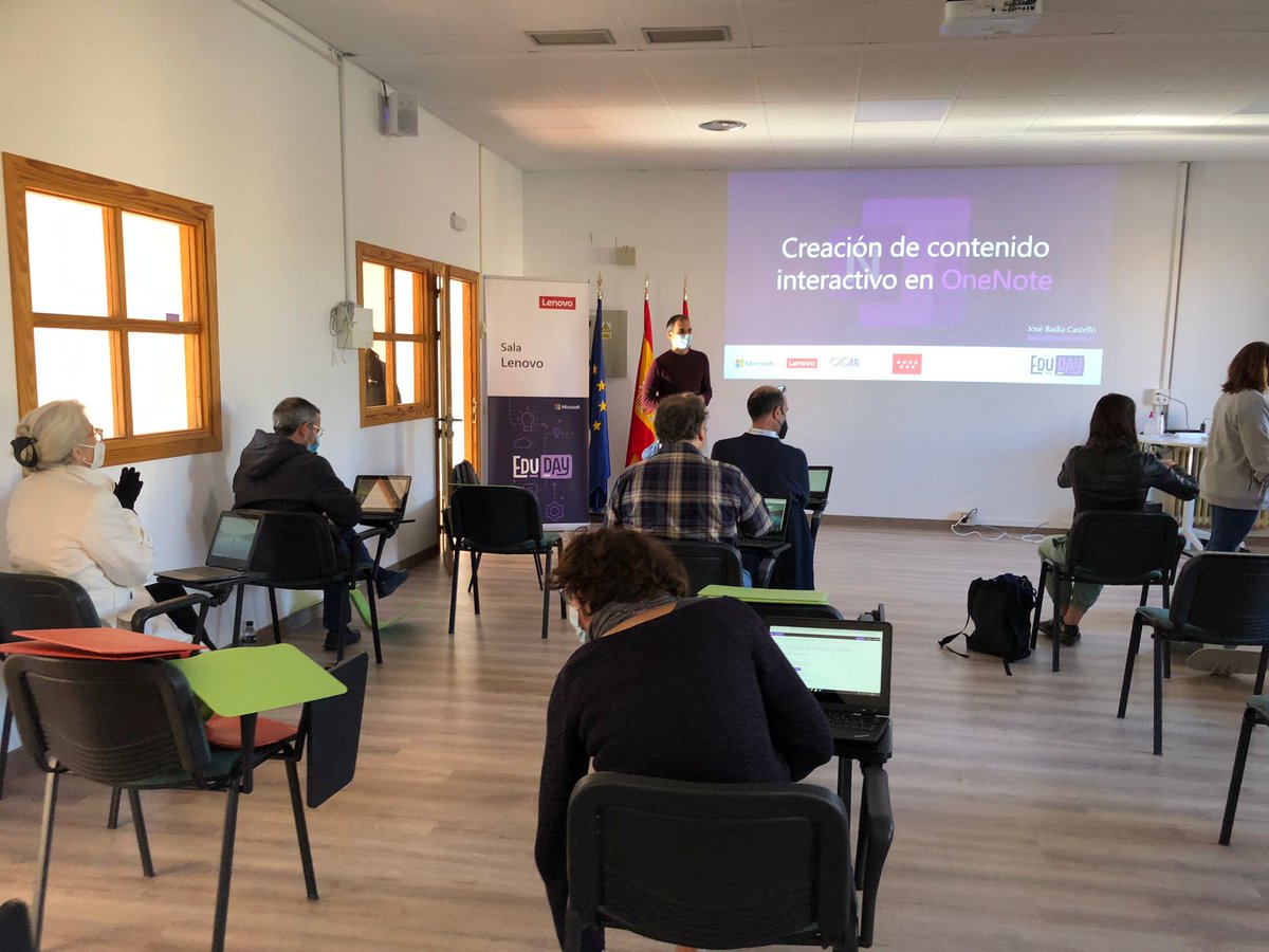 MicrosoftEduEsp's tweet photo. Desde @LenovoES y nuestro GTP @Glb_Learning hicieron un taller de #OneNote para explicar y explorar todas las posibilidades y funcionalidades educativas de esta herramienta 💚 https://t.co/phuhvFCEtB