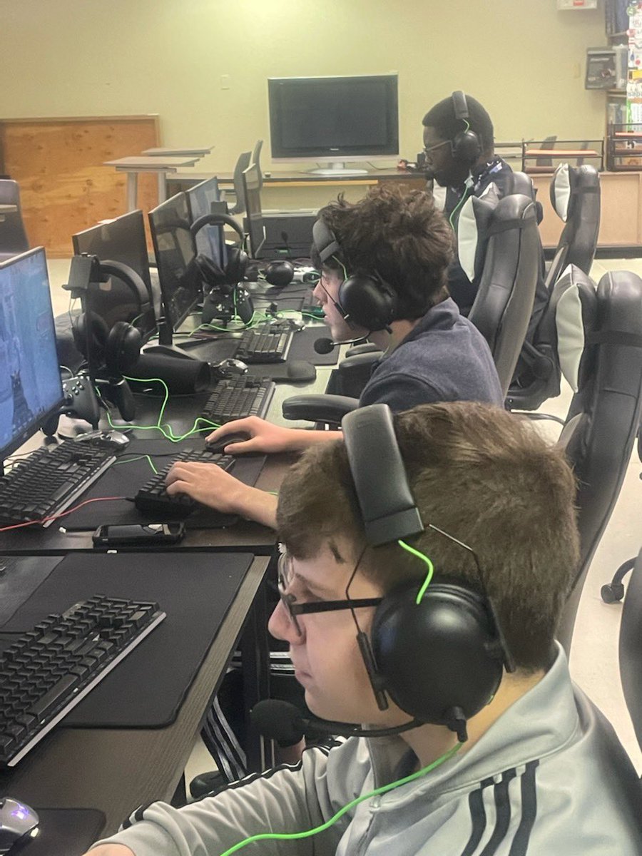 center_nj's tweet photo. The Center School Esports Team  participated in World Esports Day on October 23. Playing teams in the UK they made new friends and celebrated all things gaming internationally. Thanks coaches Cardona and Dobler! https://t.co/LjvrS3SX7Z