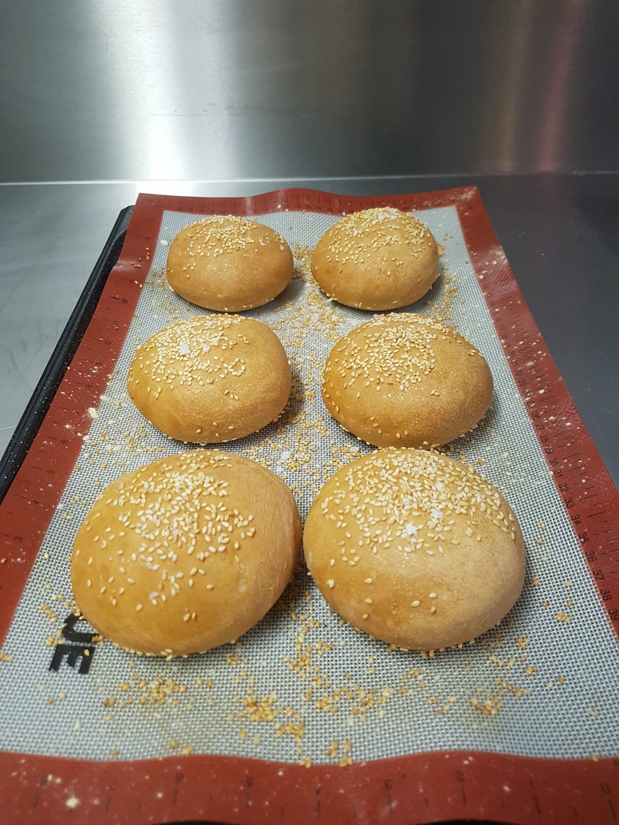 hcs_crump's tweet photo. Freshly baked to perfection, thanks to the great even bake of the Minijet! @HobartUKCooking @HobartUKWW #breadbaking #freshbread #minijet #bonnet https://t.co/1NJjHWN6eJ