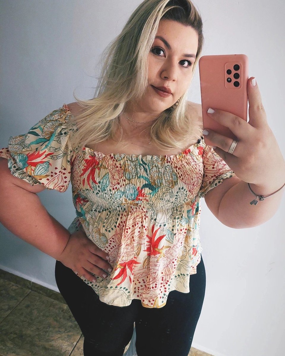 "Dizem que eu não sou mais a mesma, ainda bem.” 🌸🦋