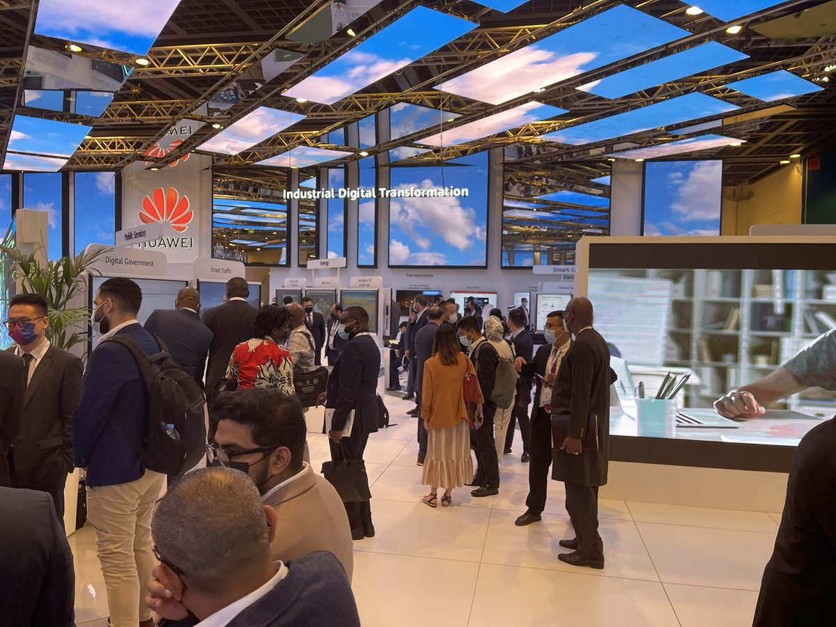 AydinEdalat's tweet image. در جایتکس امسال تمرکز بیش از پیش بر ارایه «راه حل‌های فناورانه» و «تجمیع فناوریها» بود و از ارایه دهندگان مستقل سخت‌افزار و نرم‌افزار خبری نیست

#Systems_Integration
#Solution_Providers
#GITEX2021