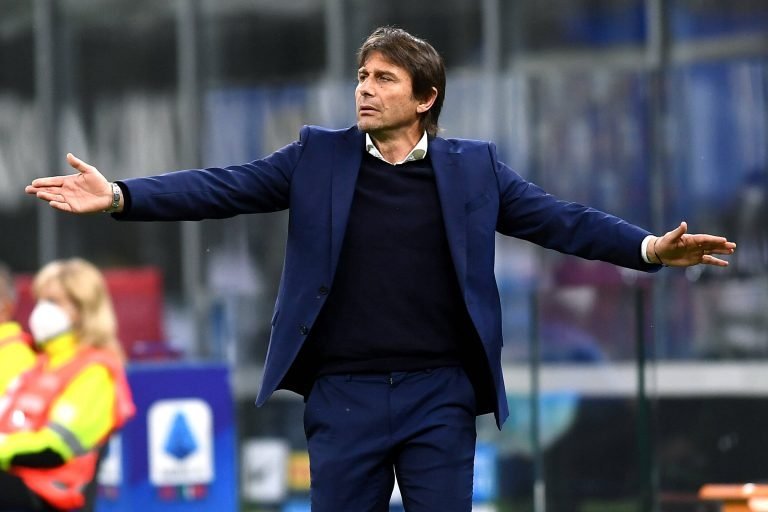 Proud__Kafir's tweet photo. Who would you prefer ? #MUFC

Zidane or Conte ?

Like ❤️                              RT 🔃 https://t.co/oW9p09CaRa