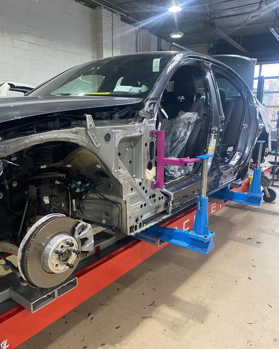 Celettegroup's tweet photo. 2020 BMW 330 repaired using Celette Sevenne XL frame machine and side gantry to make sure there is no  deviation in the A pillar, all with glasurit paint and #bmw parts.
https://t.co/EkcLIHyIuZ

Original photos and all the work done by : https://t.co/Rj2gBHCWQ6

#BMW3  #bmwrepair https://t.co/KiVDkGe7ac