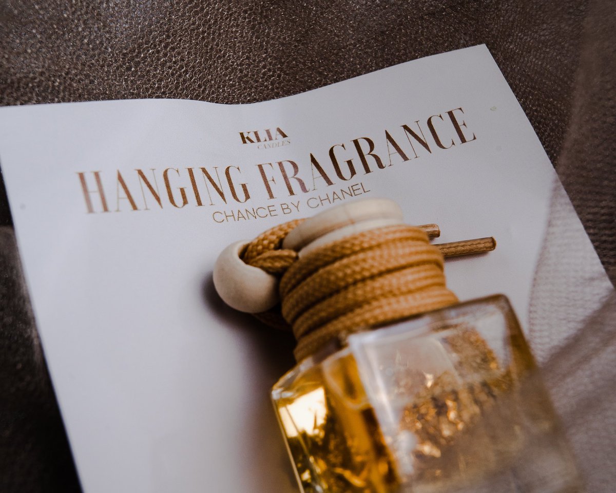 KliaCandles's tweet photo. Klia Candles 'Hanging Fragrance'
Choose your scent:
β§Chance by Chanel
β§Jo Malone English Pear & Freesia
β§Jo Malone Nectarine
β§Victoria Secret Bombshell
πhttps://t.co/9zlmntYOFi
#homediffuser #hangingdiffuser #cardiffuser #fragrances #shoplocal
πΈ: Mr. John Mark https://t.co/grTeyudDGt