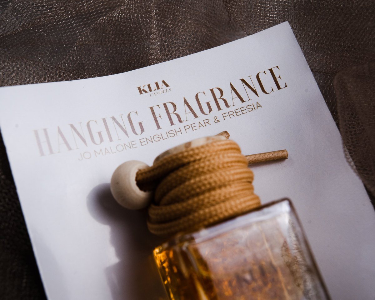 KliaCandles's tweet photo. Klia Candles 'Hanging Fragrance'
Choose your scent:
β§Chance by Chanel
β§Jo Malone English Pear & Freesia
β§Jo Malone Nectarine
β§Victoria Secret Bombshell
πhttps://t.co/9zlmntYOFi
#homediffuser #hangingdiffuser #cardiffuser #fragrances #shoplocal
πΈ: Mr. John Mark https://t.co/grTeyudDGt