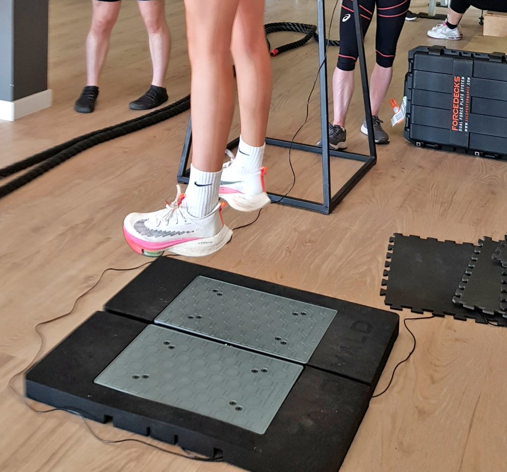 LauraKerr_NI's tweet photo. Travelling light with @VALDPerformance FD Lite ForceDecks. Academy strength diagnostics on dual plates: 
↕️10/5 Repeated Jump Test (Reactive Strength Index)
⬆️Countermovement Jump (W/kg)
🦶Isometric Mid Range Calf Strength (Peak Force)
Interesting force trace for Alpha Flys 👀 https://t.co/kGW6VjPPh7