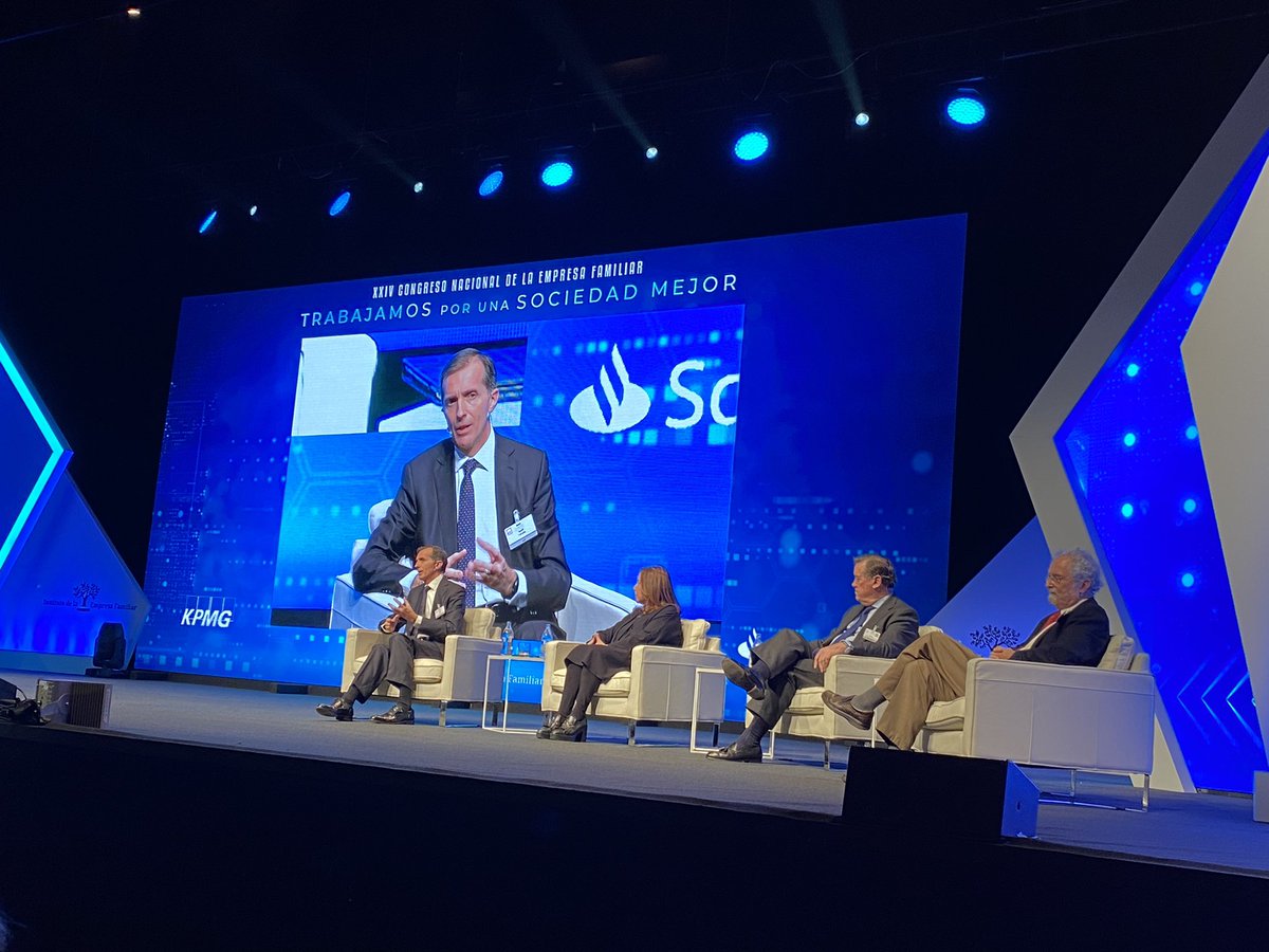 Turno de la mesa redonda bajo el título “Más que números: propósito empresarial”, con Ana Vallès <a href="/sorigue_/">Sorigué</a>, Andres Sendagorta #Sener y Cristóbal Colón #La Fageda, moderada por Jordi Canals <a href="/iesebschool/">IESE Business School</a>