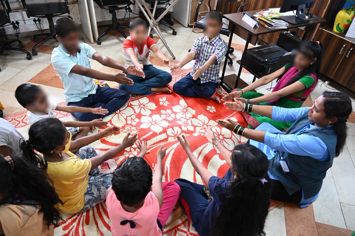 MaheshJadhavbgm's tweet photo. We Mahesh Foundation have organized a session on Life Skills Education for the children. Dr. Neeta G has conducted a session in collaboration with Miracle Foundation. 
#MiracleFoundation #LifeSkills #children #Education #MaheshFoundation #wecareforuncared #underprivilegedchildren https://t.co/WbRyCz2f2k