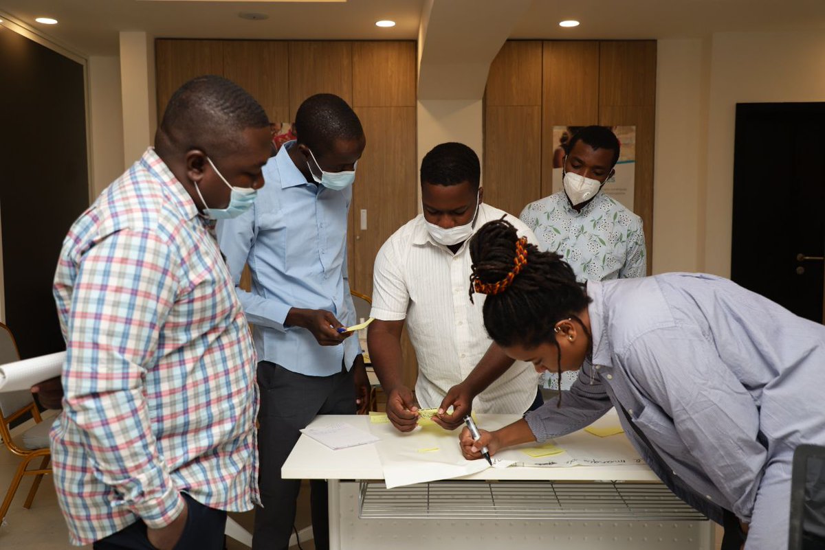 InstitutTonafa's tweet photo. Abidjan, Stages Thématiques
Le 2e #bootCamp durant la semaine du 18 au 22 octobre 2021, en Côte d'Ivoire, a été très déterminant dans notre parcours à travers la rencontre de divers acteurs et de riches formations utiles à notre projet grâce à @CFImedias⤵️
#CCitoyennes2 #wasexo https://t.co/TUdsrrbW2x