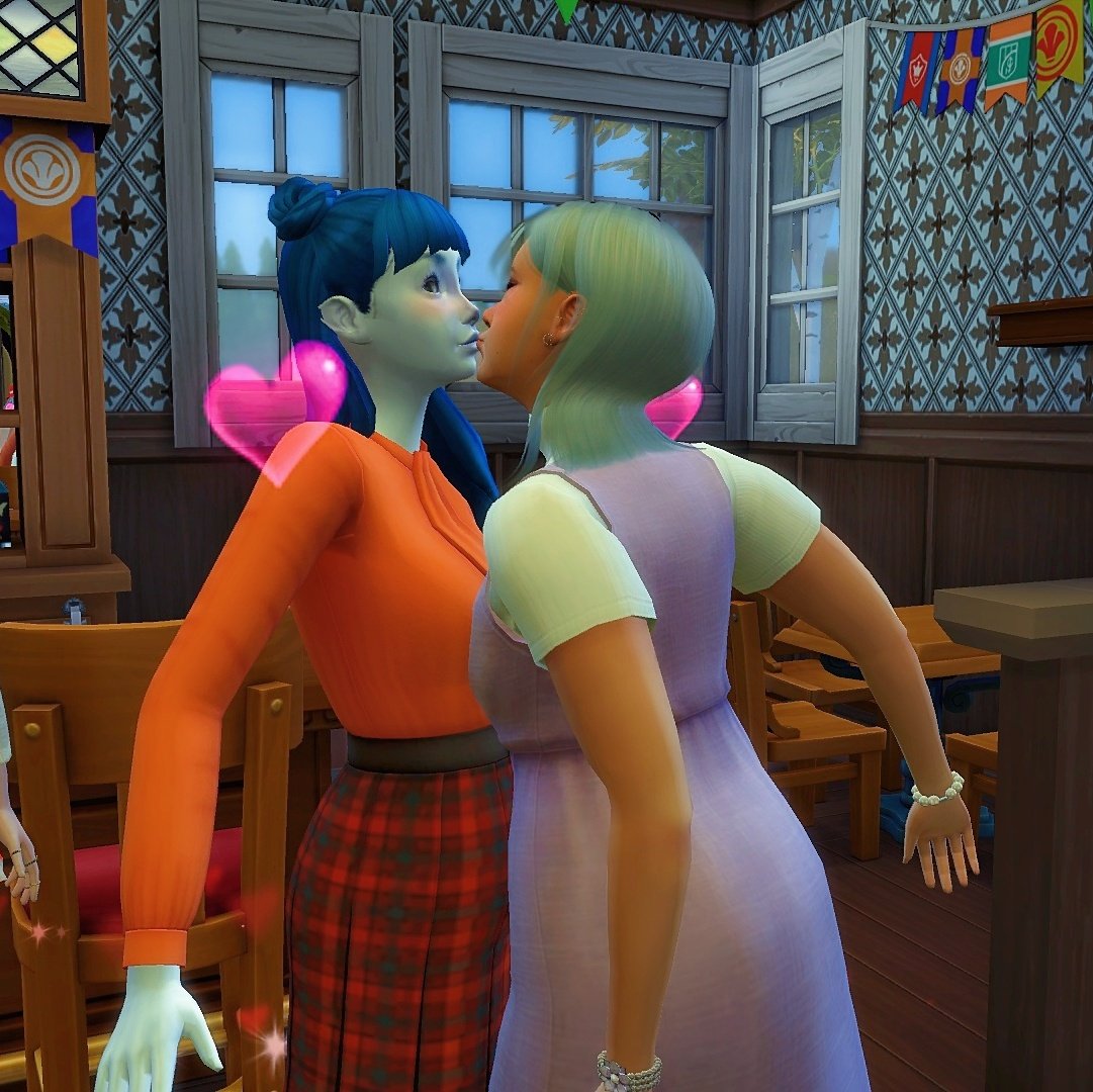 SimsLolo's tweet photo. It took so long to find it but Camille finally met an alien, a cute one on top of that 👀
As always she didn't waste any time 💕

#ts4 #TheSims4 #theoccultbabychallenge https://t.co/ihejPV7Vrr