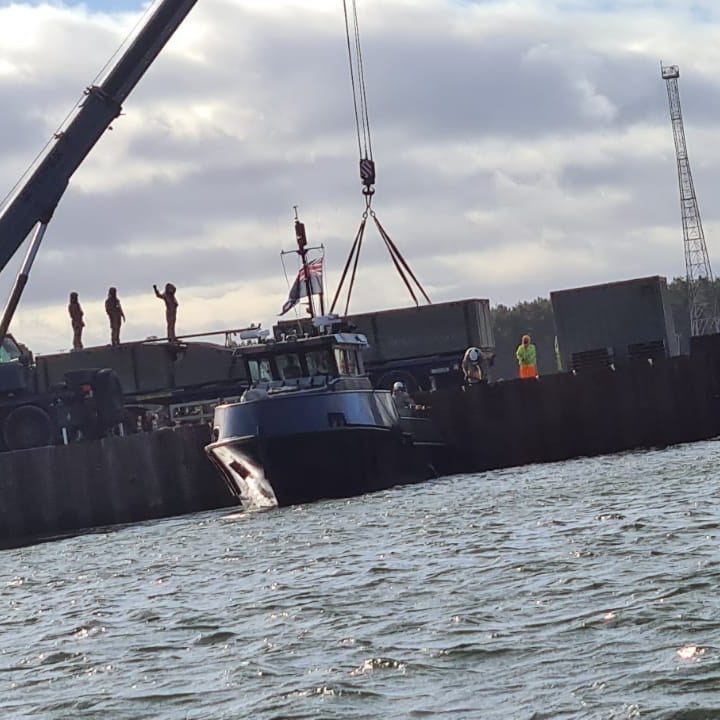 Kinloss_Bks's tweet photo. Ex AUSTERE CRUSADER - The Combat support boat from 60 Hq &amp; Sp Sqn Maritime Troop working with 66 Wks Gp and 17 P&amp;M workboat and mexeflote, laying sections of the ship to shore pipeline. Clearing the way, 39 ER Dive Team recovered tools lost during the construction.
@ASengaged https://t.co/fsc6AZZHIk