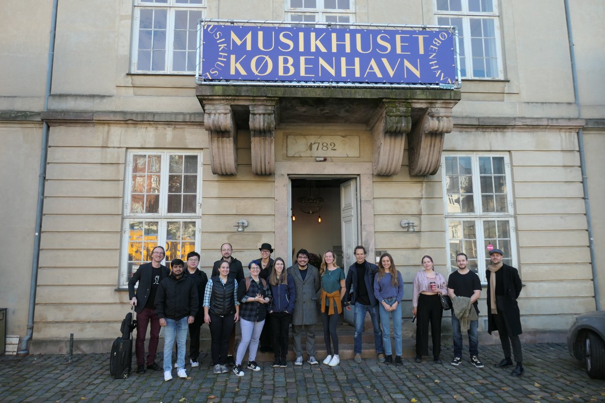 UniOslo_RITMO's tweet photo. The crew from @UniOslo has arrived in Copenhagen. Ready for tomorrow's #MusicLab concert with @DanishQuartet at @Musikhuset_Kbh https://t.co/ahtMDowB1W https://t.co/Ih6KNfPb4r