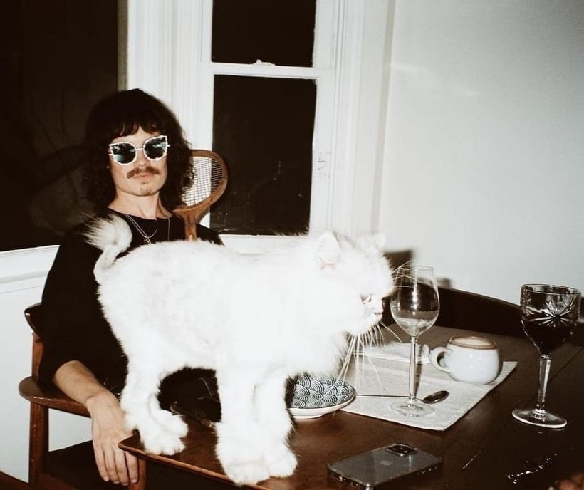 bornsaworld1's tweet photo. Front photo 
 #borns #børns 
#livingwithfrecksIG
@bornsmusic https://t.co/nVHCIRHc0O