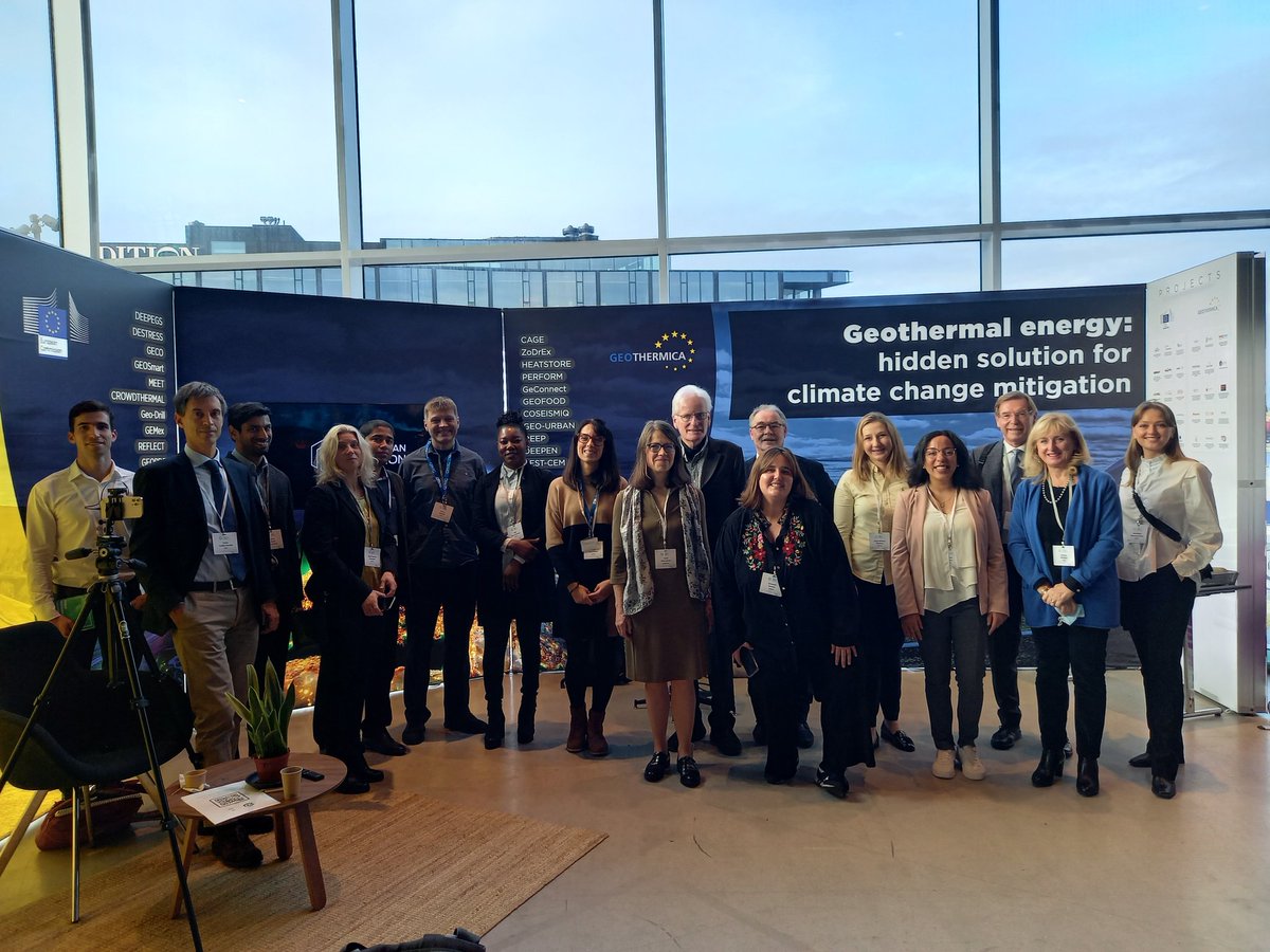 Group picture of day 1 of #EU_Pavilion  #h2020energy

<a href="/EfgInfo/">European Federation of Geologists (EFG)</a> <a href="/CrowdthermalEU/">CROWDTHERMAL</a> <a href="/GecoProject/">GECO Project</a> <a href="/GEO4CIVHIC/">GEO4CIVHIC</a>