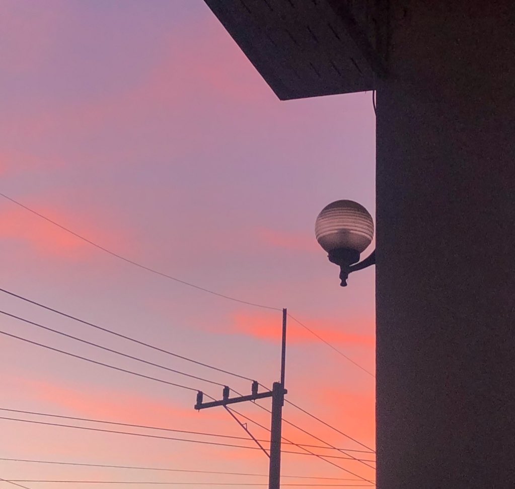 ชอบท้องฟ้าหน้าหนาวที่สุดเลย