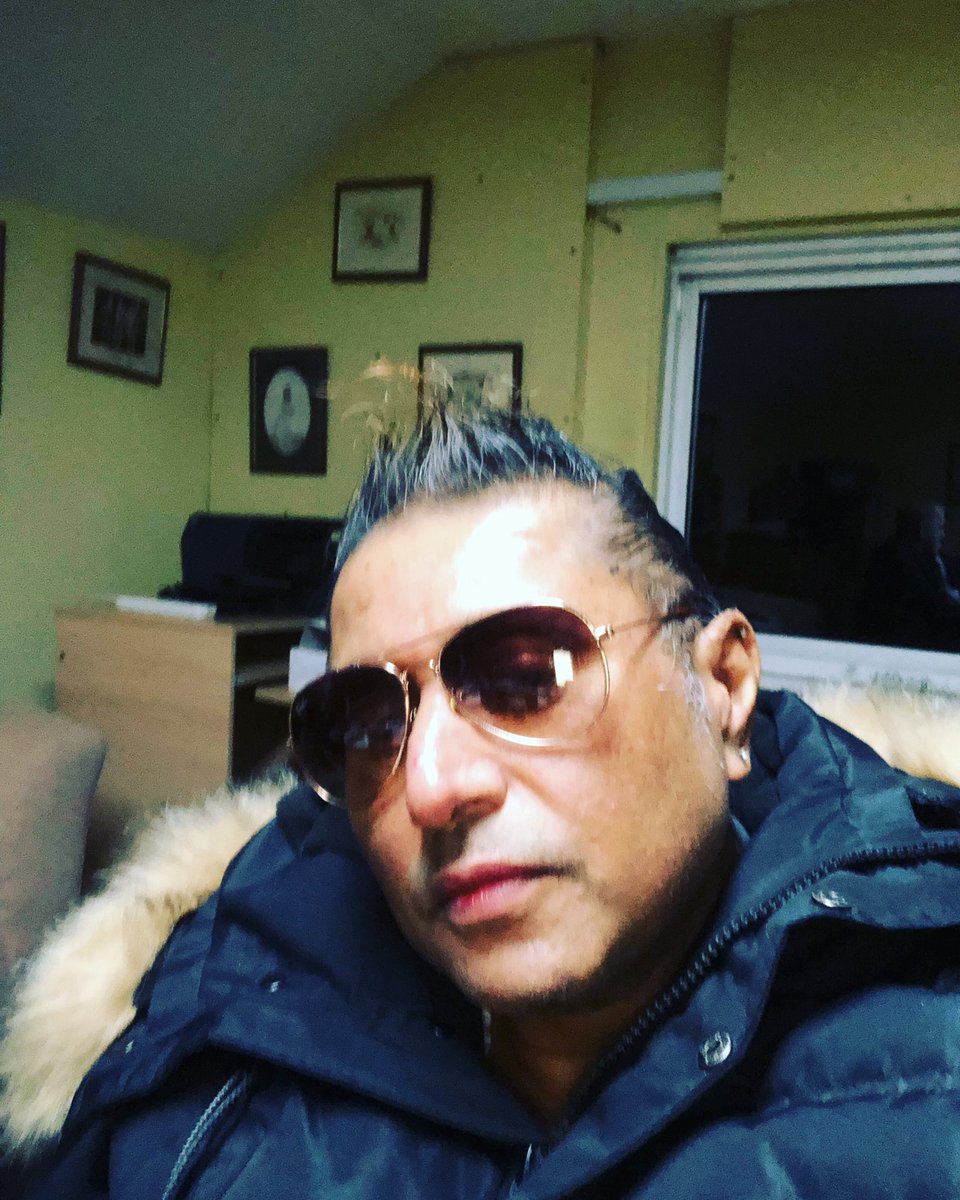 Too cold inna UK. Got the heating on full blast. 🔥🙏