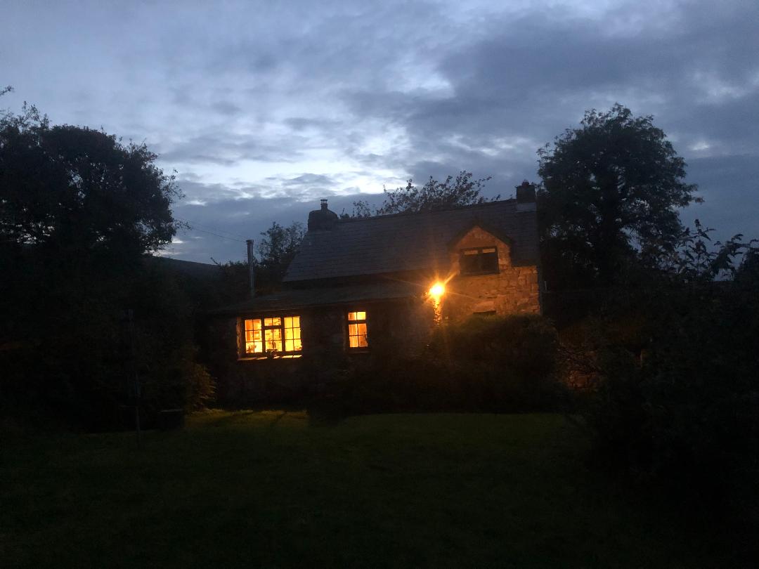 Special offer, just £450, 30/10 for the week. Enjoy a cosy #halloween2021 on the slopes of the mountain of angels by the stunning #Pembrokeshire Coast #walesaway newportholidaycottages.co.uk