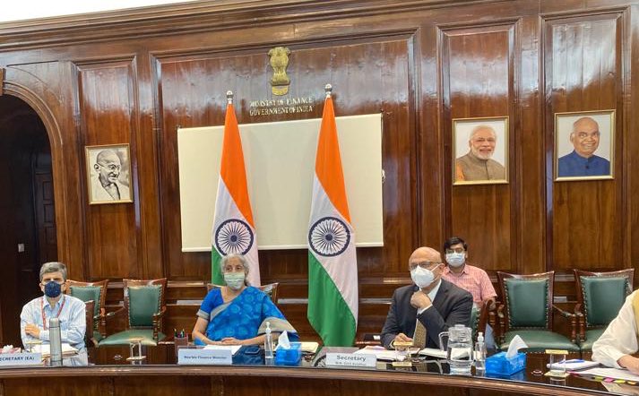 वित्त मंत्री निर्मला सीतारमण ने नागरिक उड्डयन और दूरसंचार के लिए पूँजीगत व्यय (सीएपीईएक्स) पर समीक्षा बैठक की