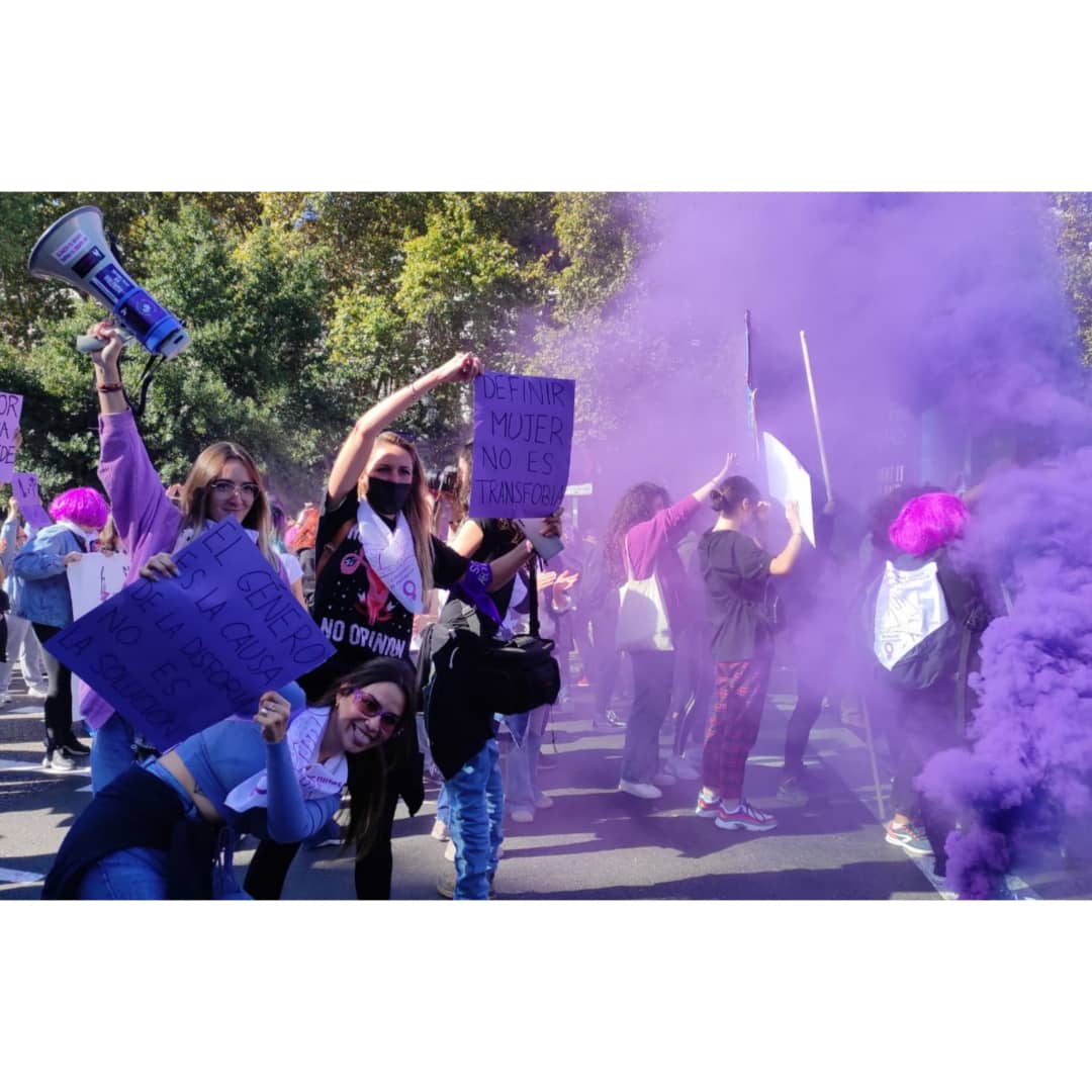 Nos oprimen por ser mujeres ♀️ #Mujeres23Oct #MujeresALaCalleYa #MujeresAMadrid23Oct #Madrid23Octubre #23Oct #AgendaFeminista #Lafuerzadelasmujeres #AboliciónProstitución