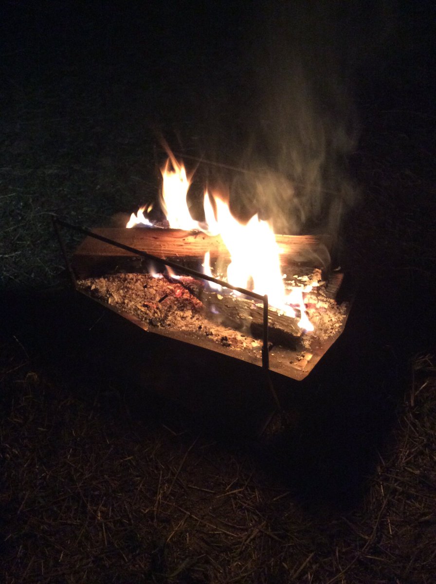 okarin_camp's tweet photo. 今回のソロキャンでジョブシードさんから頂いたCRISPY STARTER使わせて頂きましたが火起こし簡単過ぎて以前のグルキャンでファイヤースターター擦りまくってたのが悲しくなるくらい楽でした！笑
これかも愛用したいと思います！
#CRISPYSTARTER 
#キャンプ初心者 
#キャンプ好きと繋がりたい https://t.co/GMrBy1tfAJ