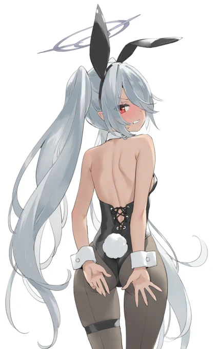 背中を指でツーッとしたいバニーイオリくん 