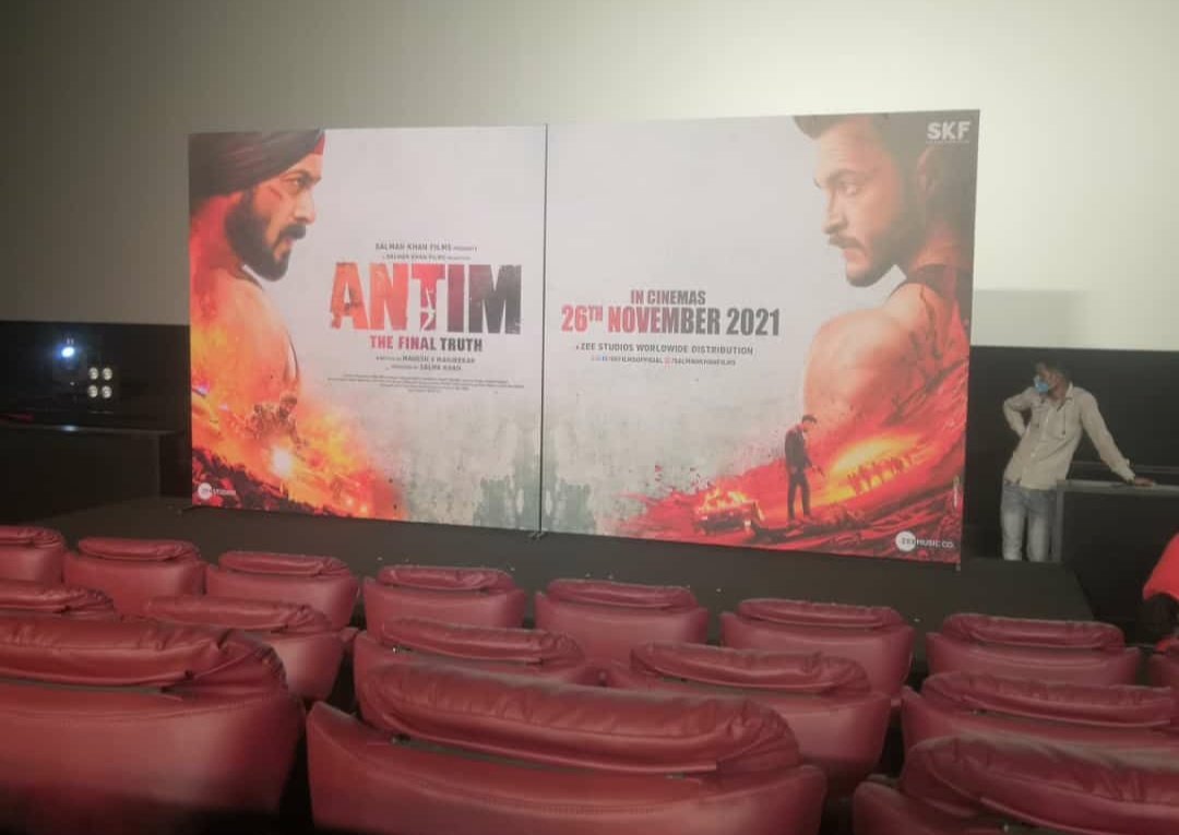 Prashik123456's tweet photo. Chalo Apna B #Tariler Aa Rahai Hai
#Antim #SalmanKhan https://t.co/mva9DDDd77
