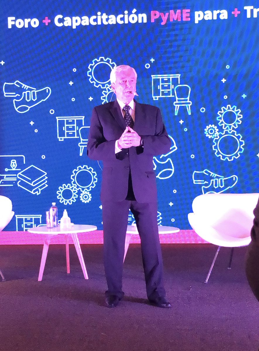 Natyheyd's tweet photo. Foro +Capacitación PyME. Vuelven los OFICIOS. Día 1 para empresarios https://t.co/p945J0ZqOP Día 2 para jóvenes en Busqueda laboral https://t.co/7INGyh0wv8 Un honor representar la industria gráfica en este panel por   @faigaoficial + @fundaciongutenberg ya pueden verlo x YouTube! https://t.co/L4bIqMMWOc