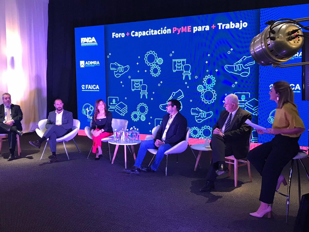 Natyheyd's tweet photo. Foro +Capacitación PyME. Vuelven los OFICIOS. Día 1 para empresarios https://t.co/p945J0ZqOP Día 2 para jóvenes en Busqueda laboral https://t.co/7INGyh0wv8 Un honor representar la industria gráfica en este panel por   @faigaoficial + @fundaciongutenberg ya pueden verlo x YouTube! https://t.co/L4bIqMMWOc