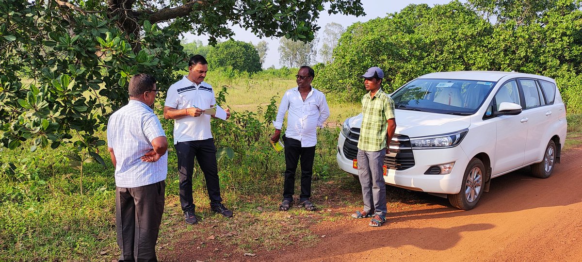 amarendrajspur's tweet photo. ଆଜି କେନ୍ଦୁଝର ଜିଲ୍ଲାର ବିଭିନ୍ନ ଅଞ୍ଚଳରେ ଥିବା କାଜୁ ବଗିଚା ବଗିଚା ପରିଦର୍ଶନ କରି କର୍ମଚାରୀ ମାନଙ୍କ ଆଲୋଚନା କଲି ଏହି ଅବସରରେ କାଜୁ ଚାଷ କରୁଥିବା ଚାଷୀଙ୍କ ଆୟ କିଭଳି ଭାବେ ଦ୍ୱିଗୁଣିତ ହୋଇପାରିବ ସେ ବିଷୟରେ ଆଲୋକପାତ କରିବା ଅବସରରେ...
#OSCDC #Odisha https://t.co/A0PMyAaLde