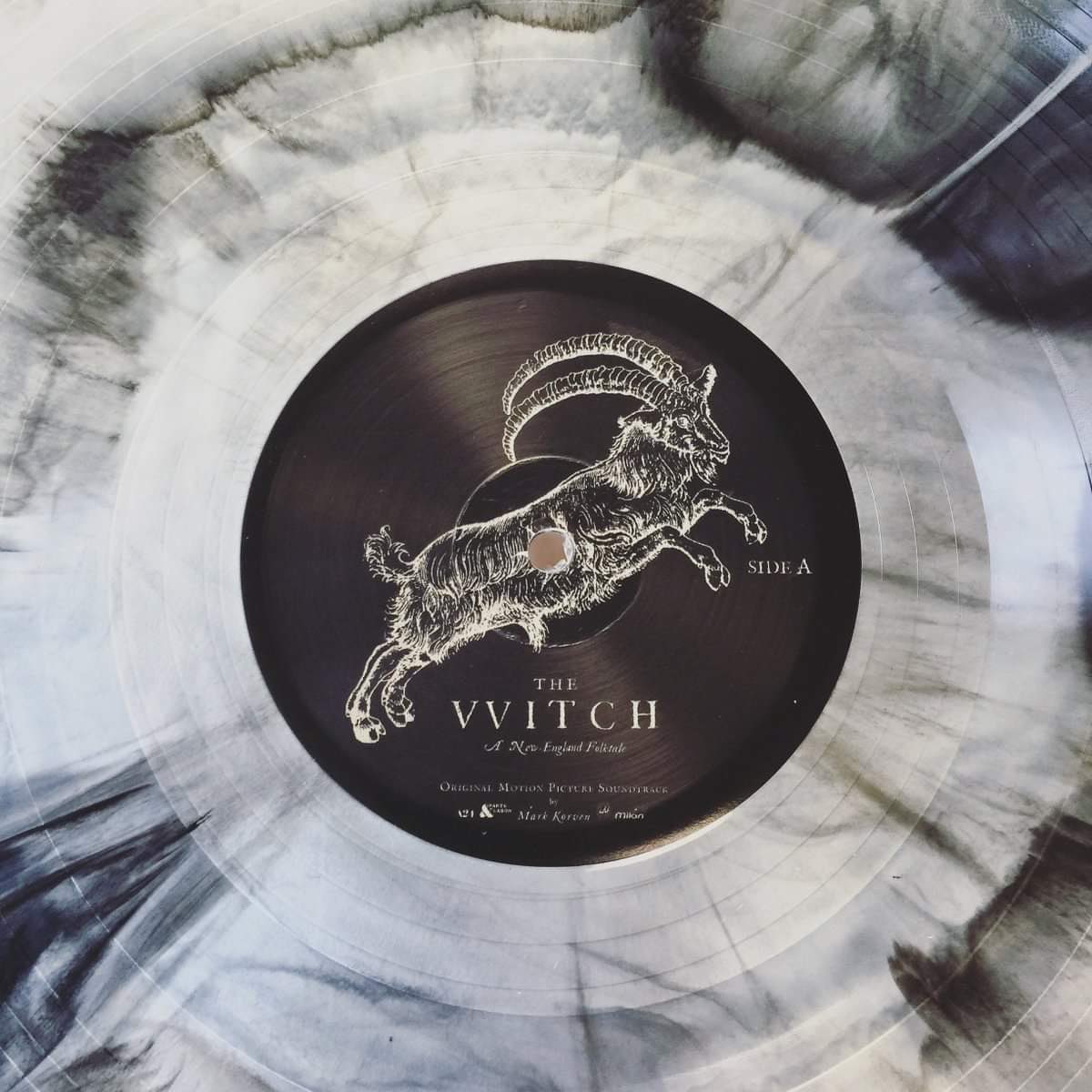 #31DaysOfHorrorSoundtracks Day 24: The Witch (2016)
Mark Korven

Absolutely evil &amp; unnerving in every way.

Standout track: A Witch Stole Sam youtube.com/watch?v=uX_vDw…