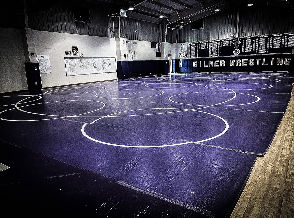 FightingScot92's tweet photo. Today’s the day! In a few hours from now, the first official drops of sweat will begin to fall as we go to work. Time to grind. Gold doesn’t find its way home on its own. You have to go earn it. #GilmerGrind #BobcatsWrestling #wrestling #TheHuntforGold #89DaysUntilState https://t.co/Zb7O2VbLVh