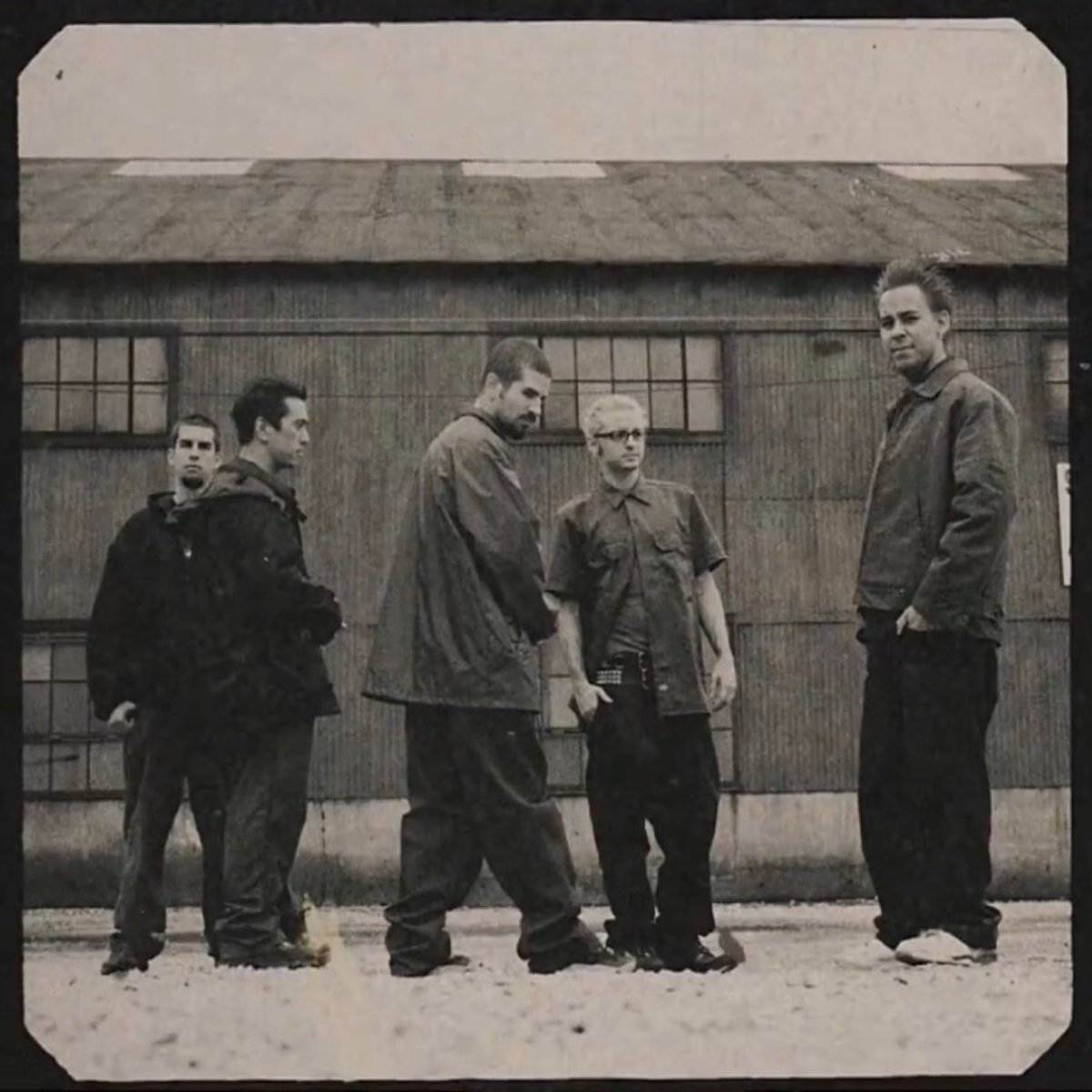 BroodingAnanas's tweet image. Old school Linkin Park photos are such a vibe❤️