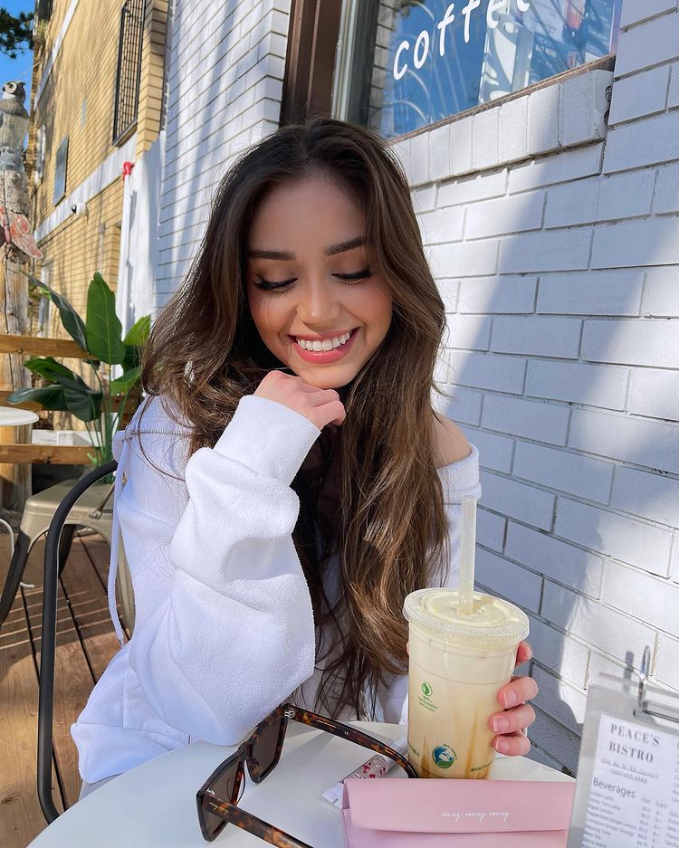 sunfloswer's tweet photo. -🥤 https://t.co/j2mny9uBMA
