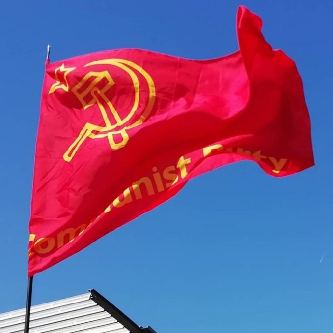 Wrcp7's tweet photo. The revolutionary flag of the masses ✊🏽 https://t.co/7LTpJtvrFH