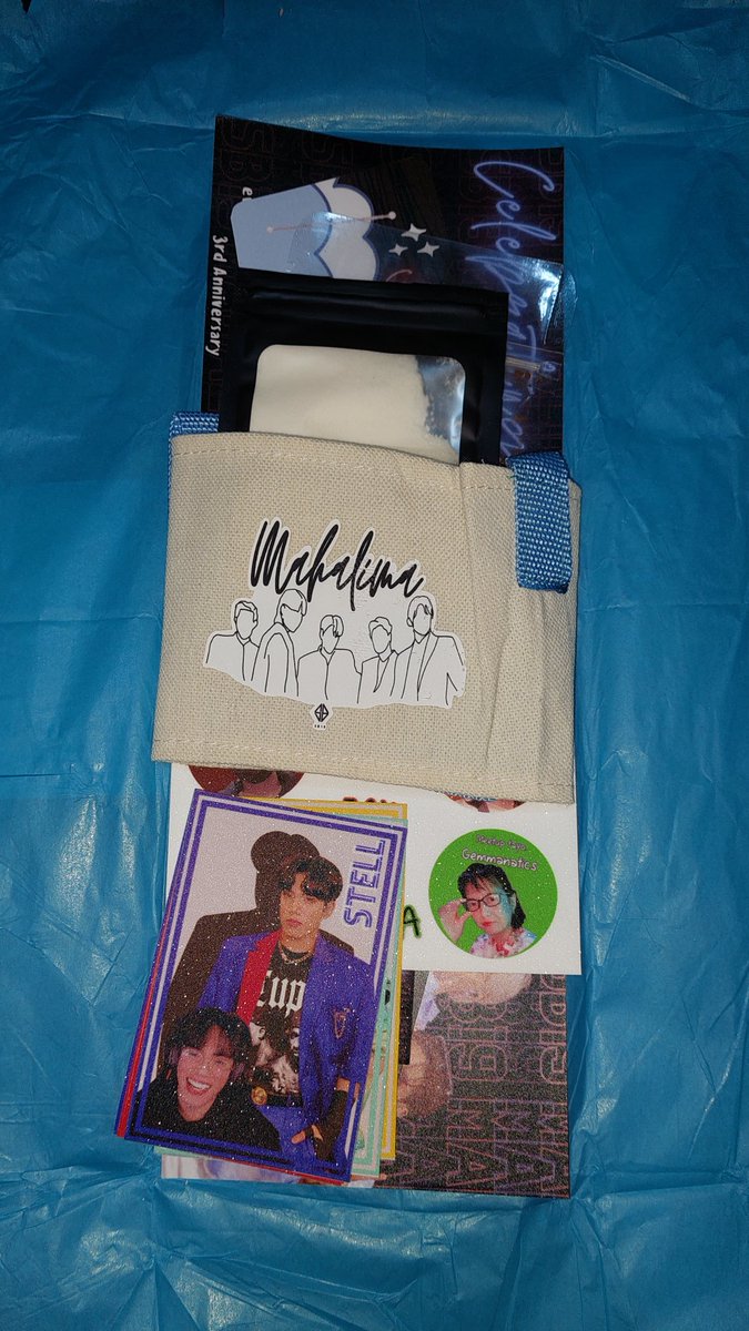 ATin_Eina14's tweet photo. Thank you @streamerbabes19.
Already received my kit for the online CSE earlier this afternoon. 
Ngayon lang naopen, and nakakatanggal ng stress nung makita ko na sila. 

@SB19Official #SB19 
#SB19KenBazingaTeaserClip 

#RAWRAwardsS2021 #RAWRATIN https://t.co/SMeWHsl5JF