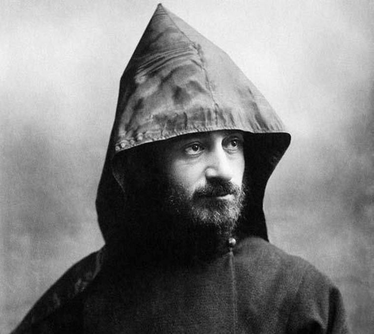 RadioHay's tweet photo. Կոմիտաս՝ Ցեղասպանության զոհը․ հեղինակավոր BBC-ն ծավալուն հոդված է հրապարակել Կոմիտաս վարդապետի մասին
#radiohaynetwork #fm1041 #news #ռադիոհայցանց #Artsakh #Armenia #Komitas #ArtsakhStrong #StopAzerbaijaniAggression #RecognizeArtsakh #Shushi #Ghazanchetsots https://t.co/Lm65YhDjm3