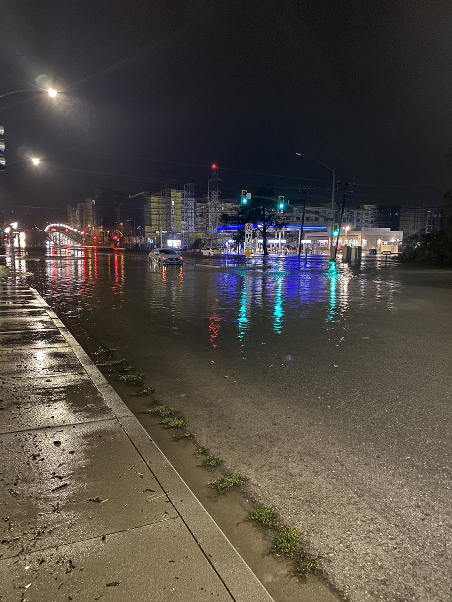 jocelynamoran's tweet photo. Millbrae Avenue close to the BART station and by that Chevron station completely flooded. The area is blocked off. Coverage on @KPIXtv https://t.co/R6sGaelyKb