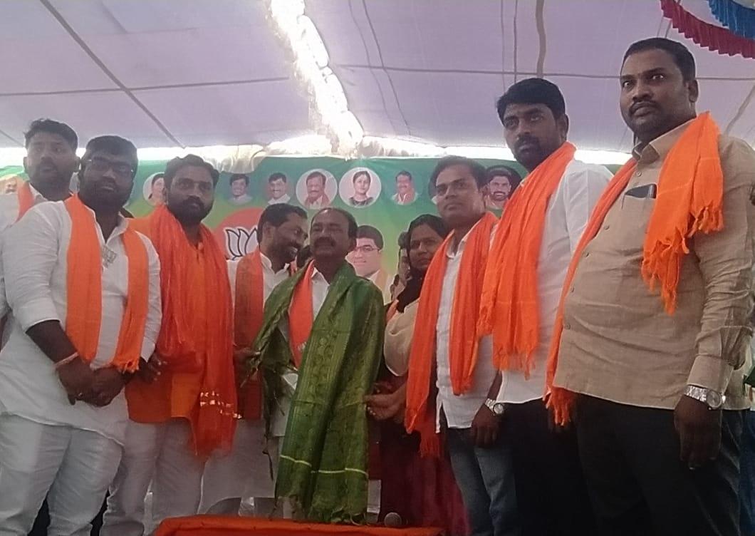 ARUN4BJYM's tweet photo. BJYM youth meeting at Huzzarabad assembly jai bjp #etlarajender #bjymts https://t.co/RofJN7hX6M