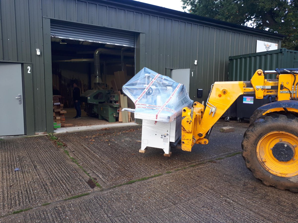 RJ_Woodworking's tweet photo. We have been busy this morning with a delivery of the New @SCMGroup Class TF130-LL ##SpindleMoulder to Dorset.
This is a heavy-duty spindle moulder fitted with a New #SCM Formula Feed 48, 4-roller feed unit, infeed & outfeed table extensions and front pull-out support bar https://t.co/etIwOSNsuI