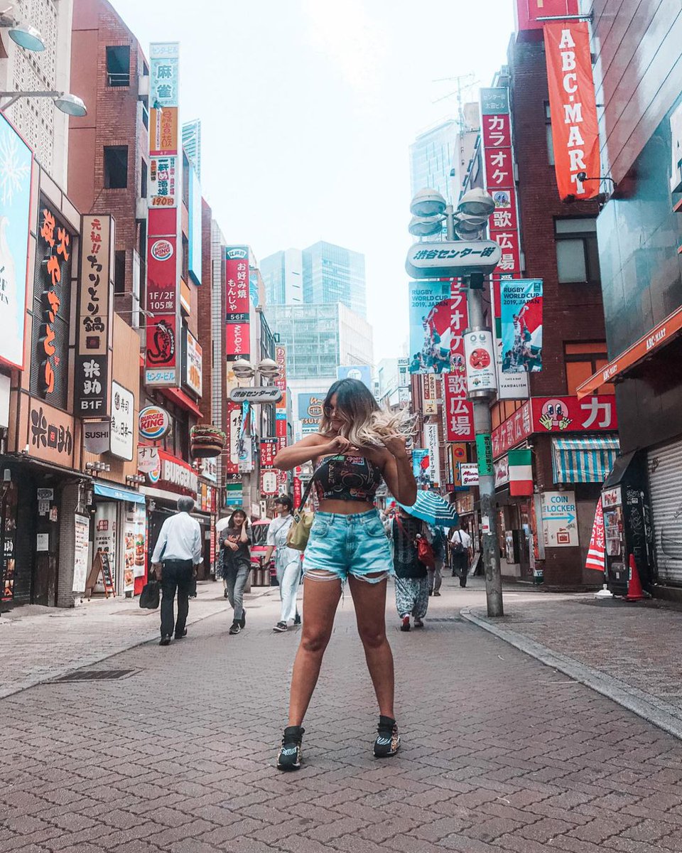 Future House Music tweet media