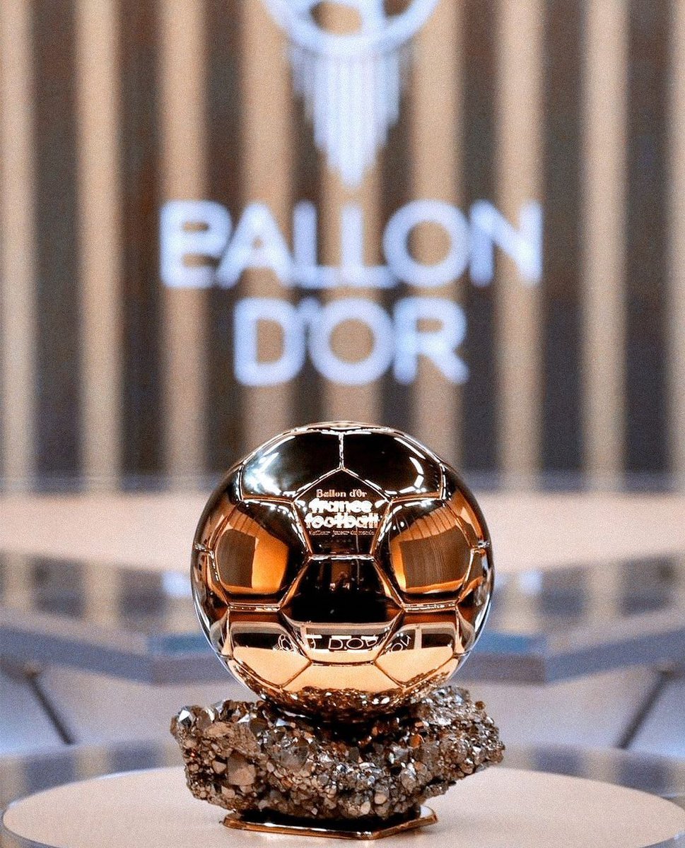_NanaJay_05's tweet photo. 🔒 The 2021 Ballon d'Or voting is over. The name of the winner is in the France Football headquarters in Paris. 

Prediction
1. Messi 
2. Lewandowski
3. Jorginho
4. Benzema
5. Kante
6. Salah
7. Ronaldo https://t.co/y0w0DaaRw1