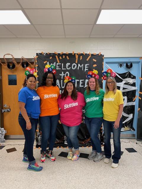 HinesC79's tweet photo. @PotomacPanther it’s HOCO 2021!!!!! Spirit week is in full effect here at PHS!!! The admin team is IN TO WIN IT!!!! #skittles #twinning #tastetherainbow 🌈 @EDUSamGolnek @PotomacSALC_SCA https://t.co/xDQNQSleHw
