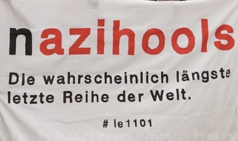 RSL99's tweet photo. Beim gestrigen Stadtpokal verließ die Zweite unmittelbar nach Anpfiff gemeinsam den Platz, um ein Zeichen des Protests zu setzen. Der Grund: Beim Gegner Stötteritz II sollte ein verurteilter #le1101 Täter auflaufen.
Mehr Infos gibt es in der folgenden Pressemitteilung. https://t.co/s27by0M1d9