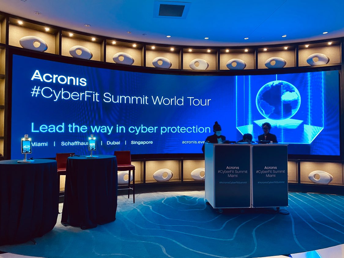 We are LIVE at the #AcronisCyberFitSummit in Miami! LET'S GO!!! 🤩