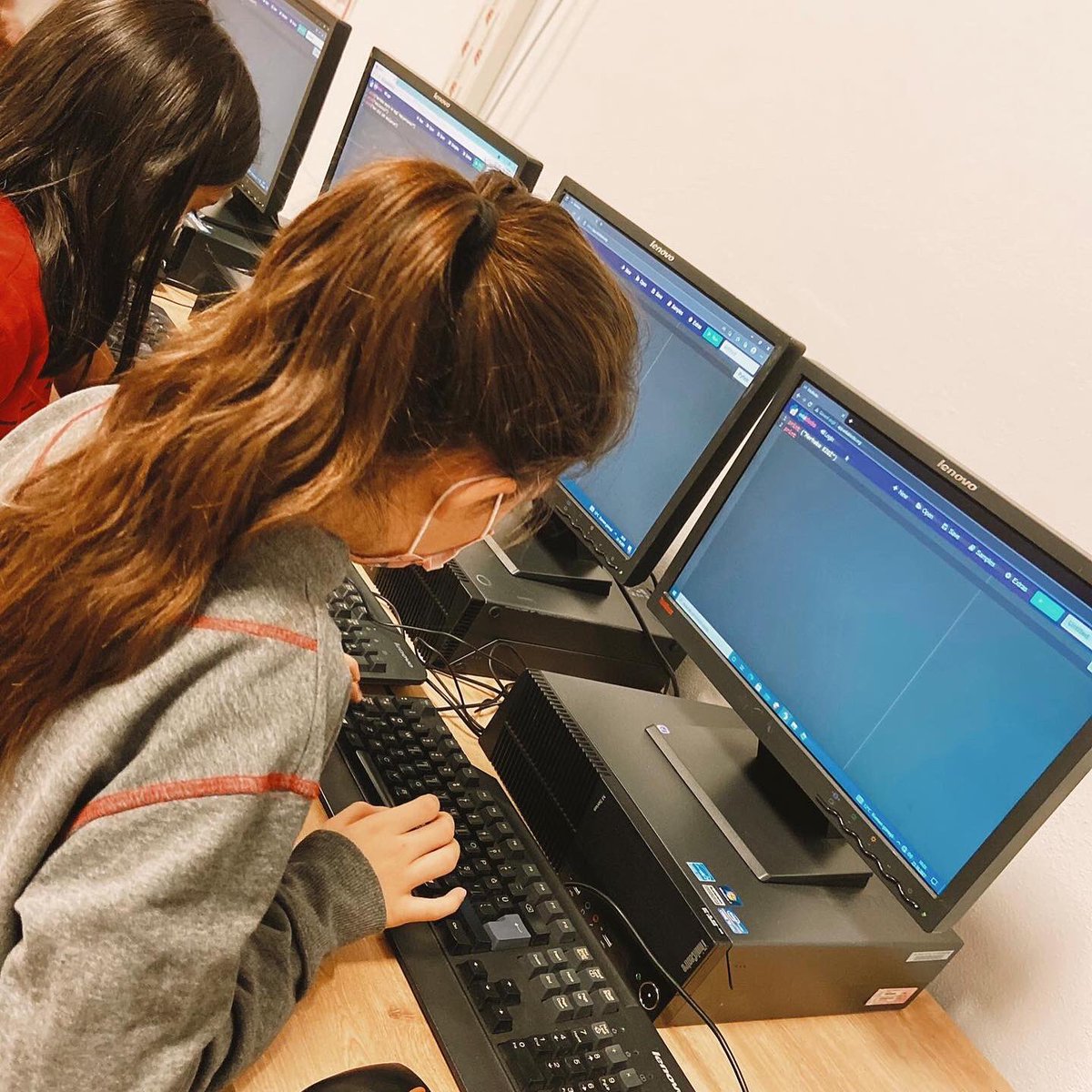 ortacabk's tweet photo. 5. sınıf öğrencilerimiz, Robotik&amp;Kodlama dersinde edublocks sitesi üzerinden Python programlama dili ile ilk programlarını yazdılar. 🌟🤖#python #edublocks #BKKodluyor
 @duygubiyikoglu @burgencay @busraaltuntasbk https://t.co/UCWRHZ05cq